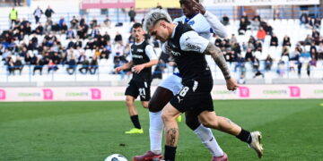 Gelijkspel tussen Κηφισιά en ΟΦΗ in spannende wedstrijd in Nίκαια.