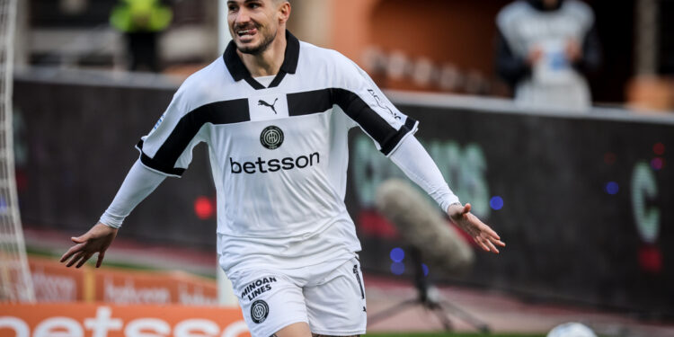 ΟΦΗ verslaat ΑΕΛ met 3-0: Kretanen behalen driepunter, bekijk de doelpunten