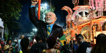 Sambodrom parade leidt tot politieke confrontatie in Rio.