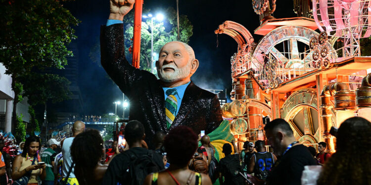 Sambodrom parade leidt tot politieke confrontatie in Rio.