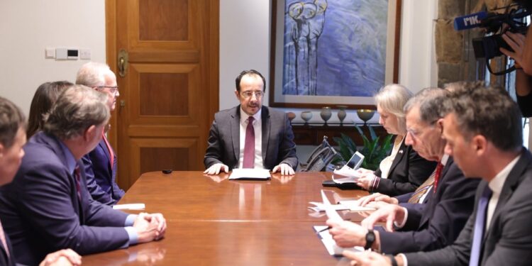 President van Cyprus: een gelukkige keuze van Amerikaanse senatoren