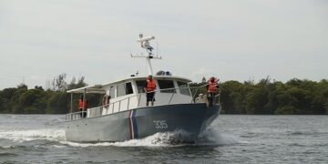 Kremlin roept op tot terughoudendheid na incident met groep gewapende mannen op speedboot