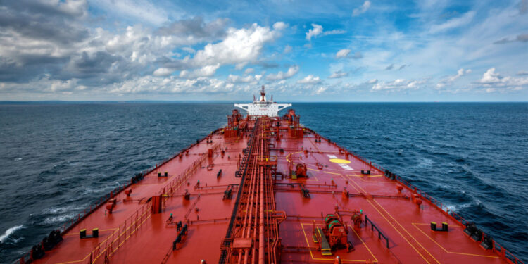 Russische agenten ontmaskerd op in beslag genomen schaduwtanker