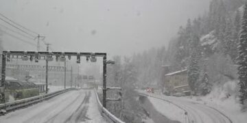 Trein ontspoort in Zwitserland na lawine: gewonden gemeld