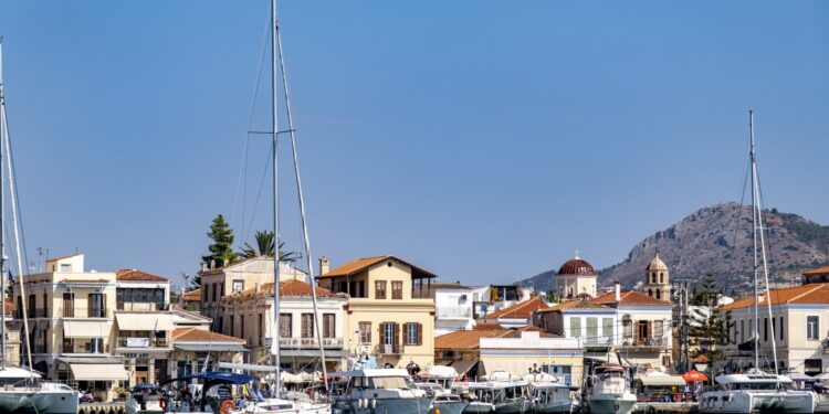 Feestelijke Schone Maandag op Aegina met de drie dagen scepters