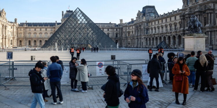Terug naar controle: Louvre als staat binnen staat
