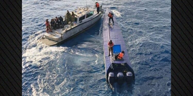 Onderzeeër met vier ton cocaïne onderschept in Mexico