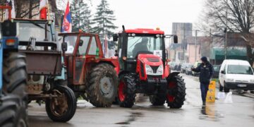 Boeren eisen hogere subsidies en importverboden met blokkades op wegen.