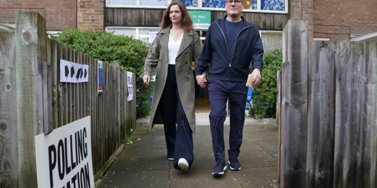 Overheid laat plannen voor uitstel gemeenteraadsverkiezingen varen na juridisch advies.