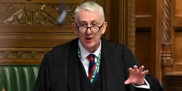 Met Politie biedt excuses aan aan voorzitter Lagerhuis na tipgeving Lord Mandelson.