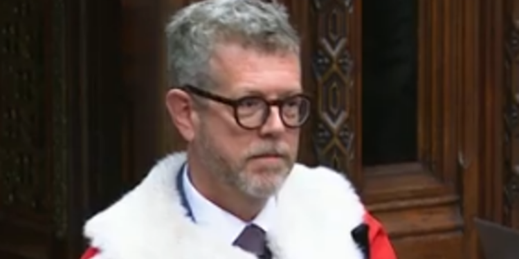 Labourvoorzitter eist intrekken adellijke titel ex-communicatiedirecteur van Starmer