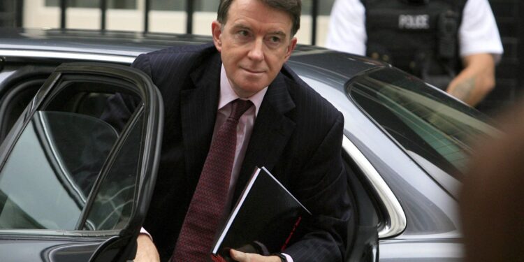 Assistent van Mandelson lekt toespraak aan Epstein voorafgaand aan levering