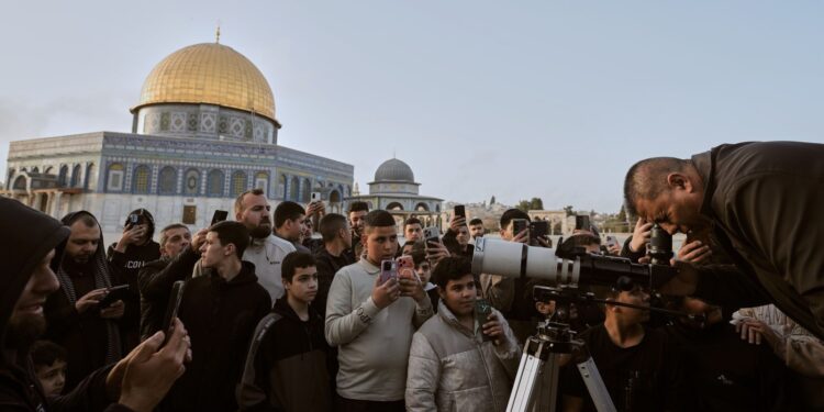 Hoe wordt het begin van Ramadan bepaald en begint het vandaag in het VK?