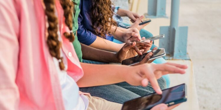 Risico’s van social media verslaving onder jongeren blootgelegd in rechtszaak