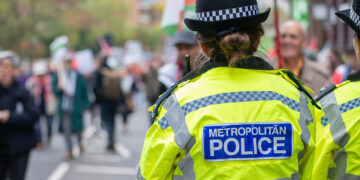 Politieagent ontslagen nadat hij twee maanden thuis deed alsof hij werkte met fotolijst