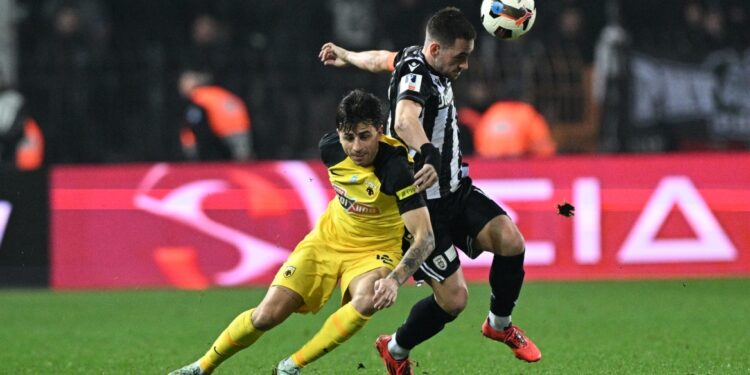 Waar kijk je het dubbelspel tussen PAOK en AEK?