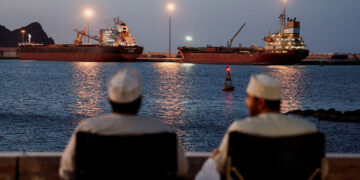 Iran eist doorvaartvergoeding van maximaal 2 miljoen dollar van schepen in Hormuz.