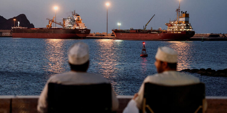 Iran eist doorvaartvergoeding van maximaal 2 miljoen dollar van schepen in Hormuz.