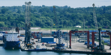 Drone-aanvallen leggen grootste oliehaven van Rusland lam