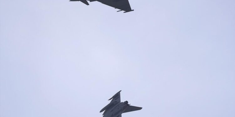 Frankrijk behoudt bases en deelt niet met VS