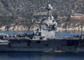 Herstel en bevoorrading van USS Gerald R. Ford in Souda