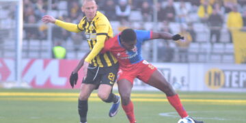 Voorsprong met penalty voor Βόλος tegen ΑΕΚ, Live wedstrijd, bekijk de doelpunten