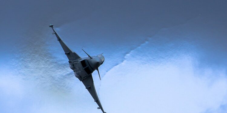 Turbulentie in de lucht: Eurofighter, Guler-Healey en Athene in confrontatie