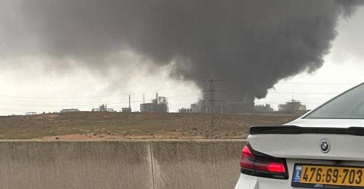 Iraanse aanval zet Israëlische industriële zone in brand
