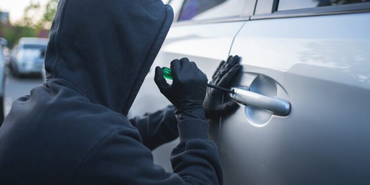 Rusland legaliseert autodiefstal in Europa: gevolgen voor internationale criminaliteit