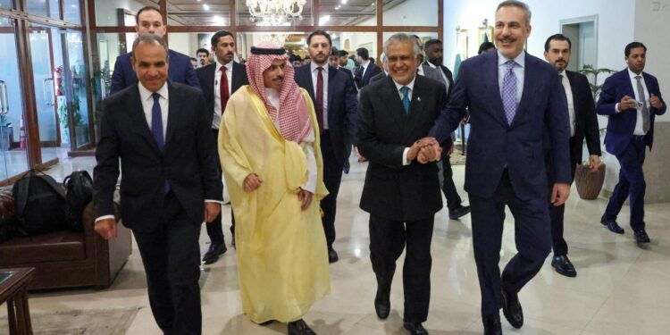 Voorstel voor consortium beheer Straat van Hormuz op tafel.