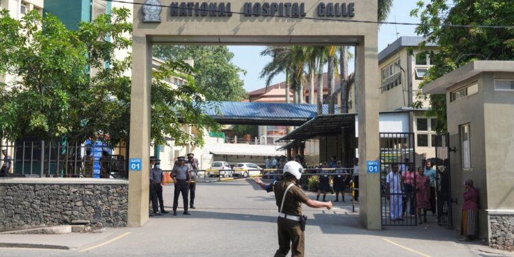 Onderzeeër valt Iraans schip aan: 101 vermisten, 78 gewonden