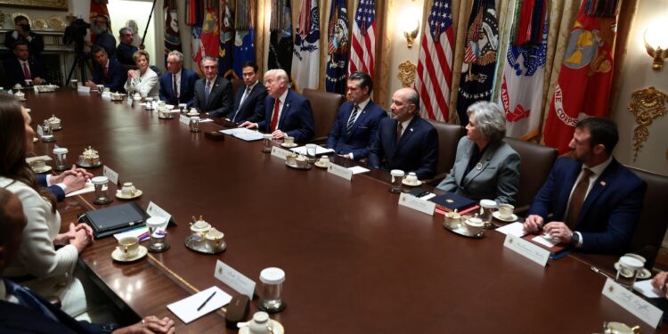 Iran smeekt om deal, maar Trump weigert