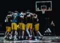 Basketbalteam K18 van Aris keert terug van Abu Dhabi