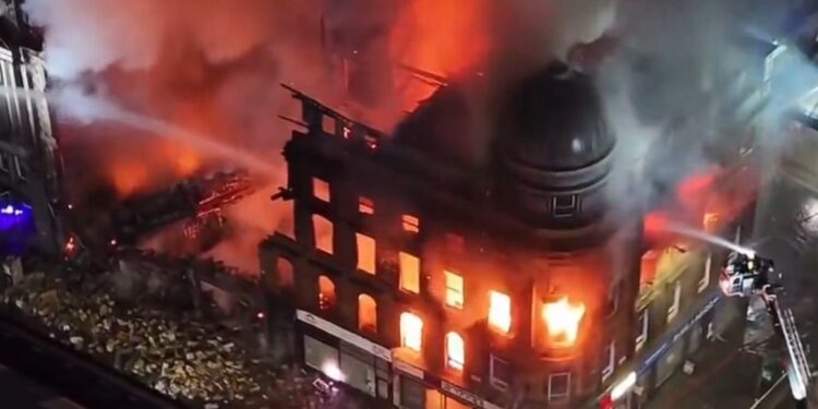 Grote brand verwoest centraal station Glasgow