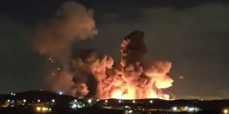 Aanvallen op Iraanse depots en tanker: VS en Teheran in conflict