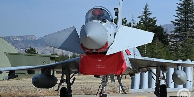 Overeenkomst getekend voor Eurofighter Typhoon-jagers tussen VK en Turkije