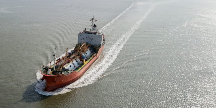 Drones raken Turkse olietanker in Zwarte Zee