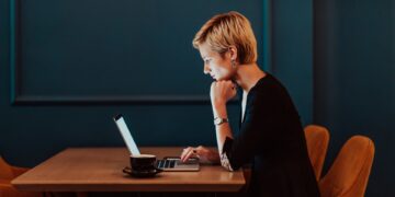 Opgesloten potentieel: vrouwen zonder kansen op de arbeidsmarkt