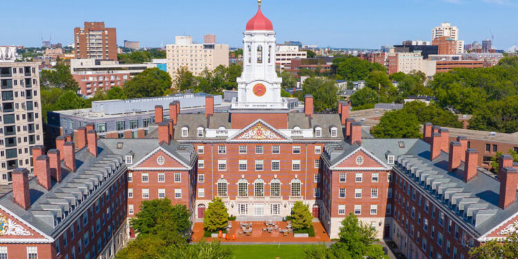 Regering-Trump klaagt Harvard aan voor discriminatie van Joodse studenten