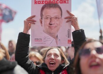 Proces tegen Imamoglu: 402 beklaagden en 3.700 pagina’s aanklacht