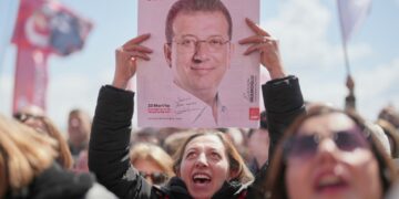 Proces tegen Imamoglu: 402 beklaagden en 3.700 pagina’s aanklacht