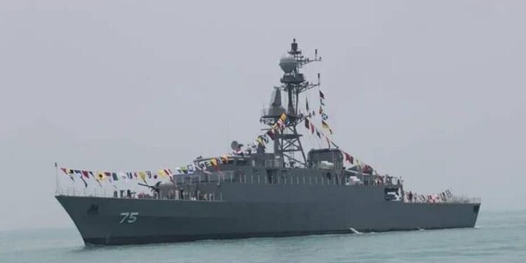 Onderzeeër raakt Iraans fregat: 101 vermisten voor kust Sri Lanka