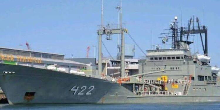 Sri Lankaanse autoriteiten verwijderen bemanning Iraans oorlogsschip