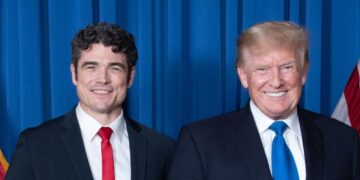 Vertrouwde onthullingen: Kent’s gesprek met Vance voor aftreden