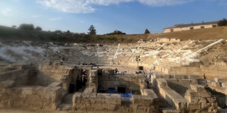 Restauratie en brandbeveiliging van oud theater Larissa in volle gang