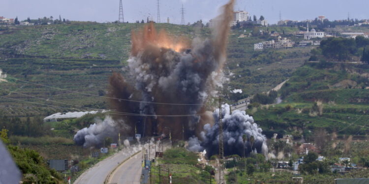 Iran FM weigert gesprekken met VS; Trump wil energieprijzen verlagen