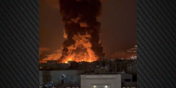 IDF achtervolgt opvolgers Khamenei, bombardeert Teheraanse oliefaciliteiten met vier doden
