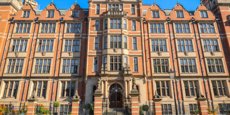 Collegegeld en levensonderhoud in Groot-Brittannië voor Griekse studenten