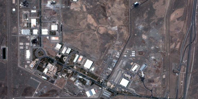 Escalatie tussen VS, Israël en Iran: bombardementen en raketten in Indische Oceaan