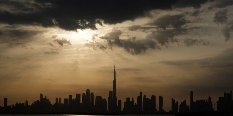 Dubai Airport staakt tijdelijk operaties